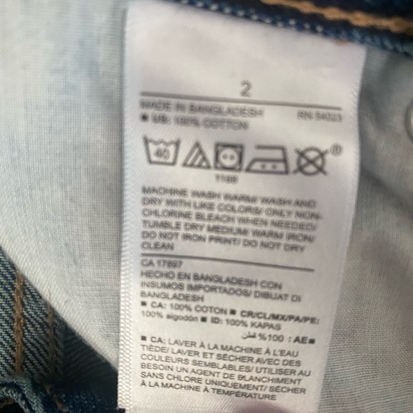 Women’s old navy American flag high rise o.g. Short size 2 - Picture 4 of 4